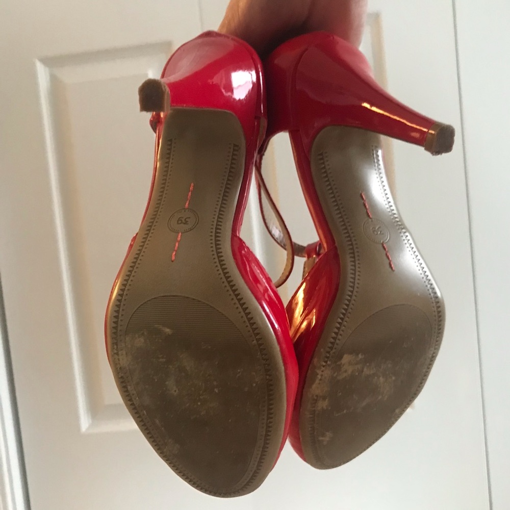 Retro Look Heels - Picture 5 of 5